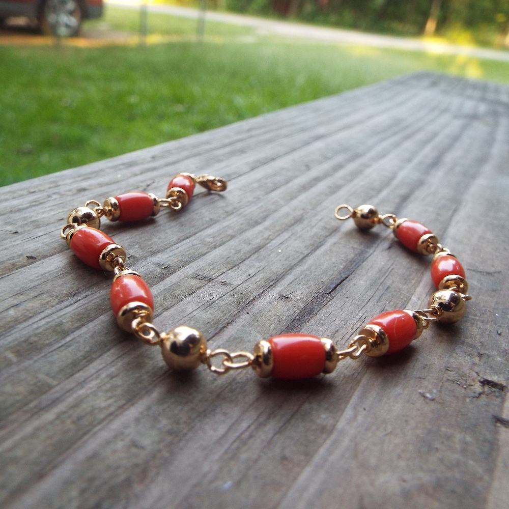 Fashionable elegant glass beads bracelet